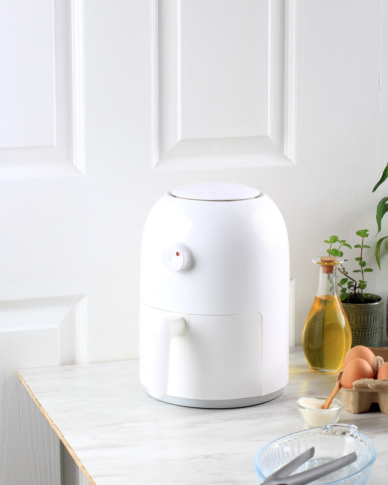 WHite Air Fryer for Healthy Cooking in the Kitchen